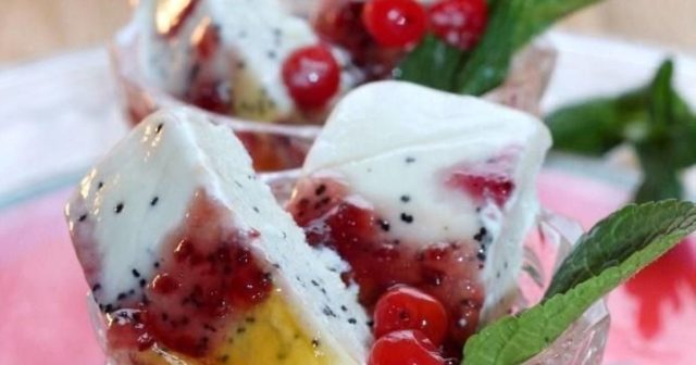 десерт с ягодами